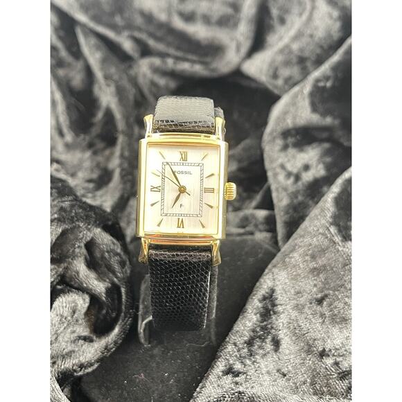 Vintage Fossil F2 Watch Roman Numeral Lizard Print Band Gold Toned - Picture 2 of 7